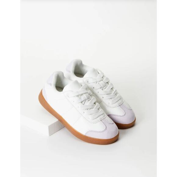 FabKids Lavender Fog Sneakers - Girls Size 5 - Picture 6 of 6